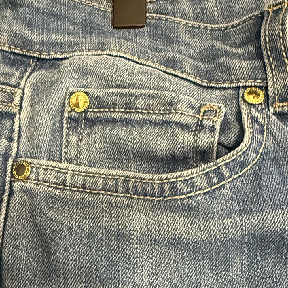 Ellen Tracy Light Blue Denim Jeans with Gold Button Size 10 - Picture 5 of 6